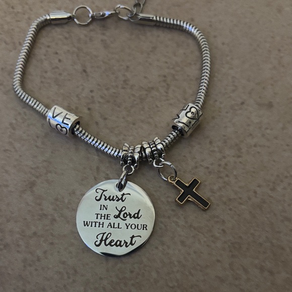 Jewelry - Trust in the Lord with all your Heart bracelet